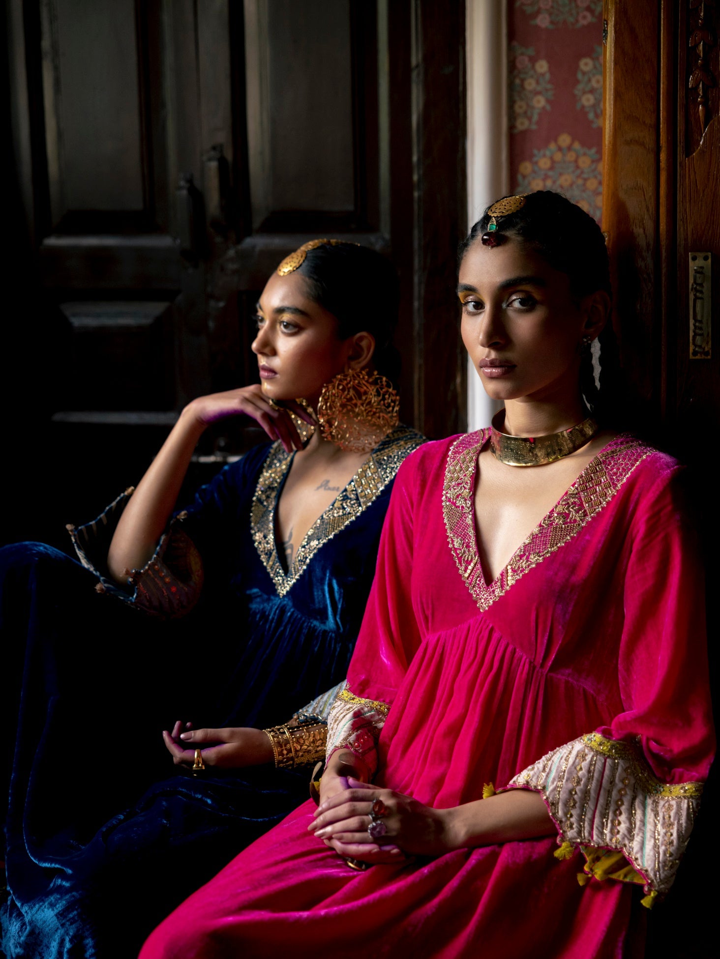 Fariba Hot Pink Bell Sleeve Velvet Kurta Set
