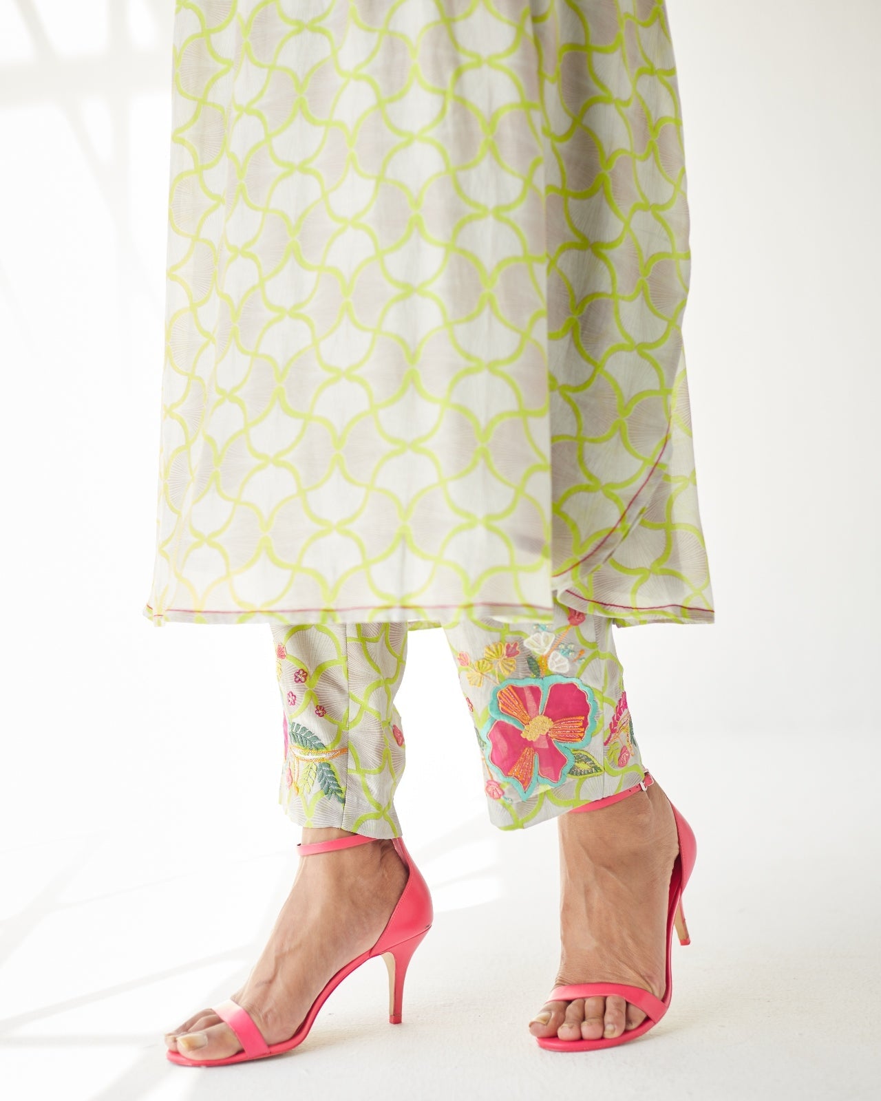 Dupahar Grey Kaftan Set