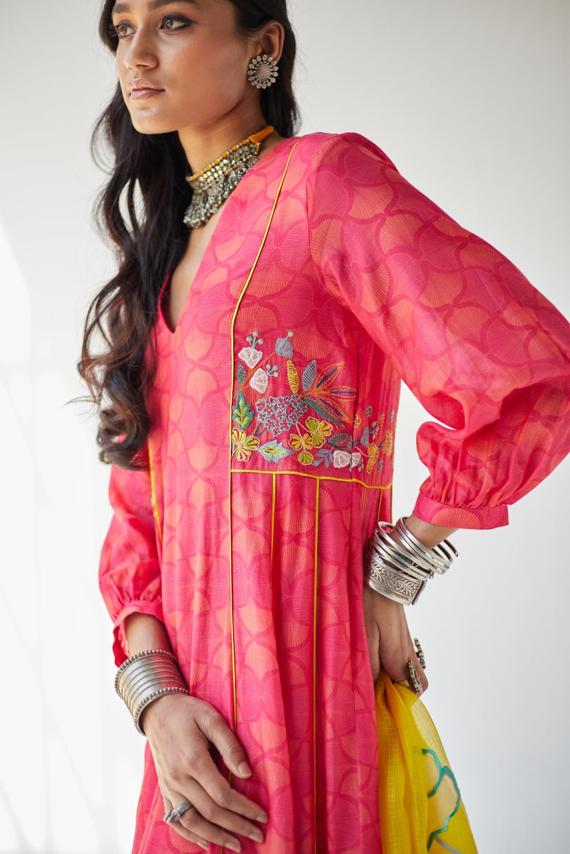 Dupahar Magenta Side Kali Kurta Set