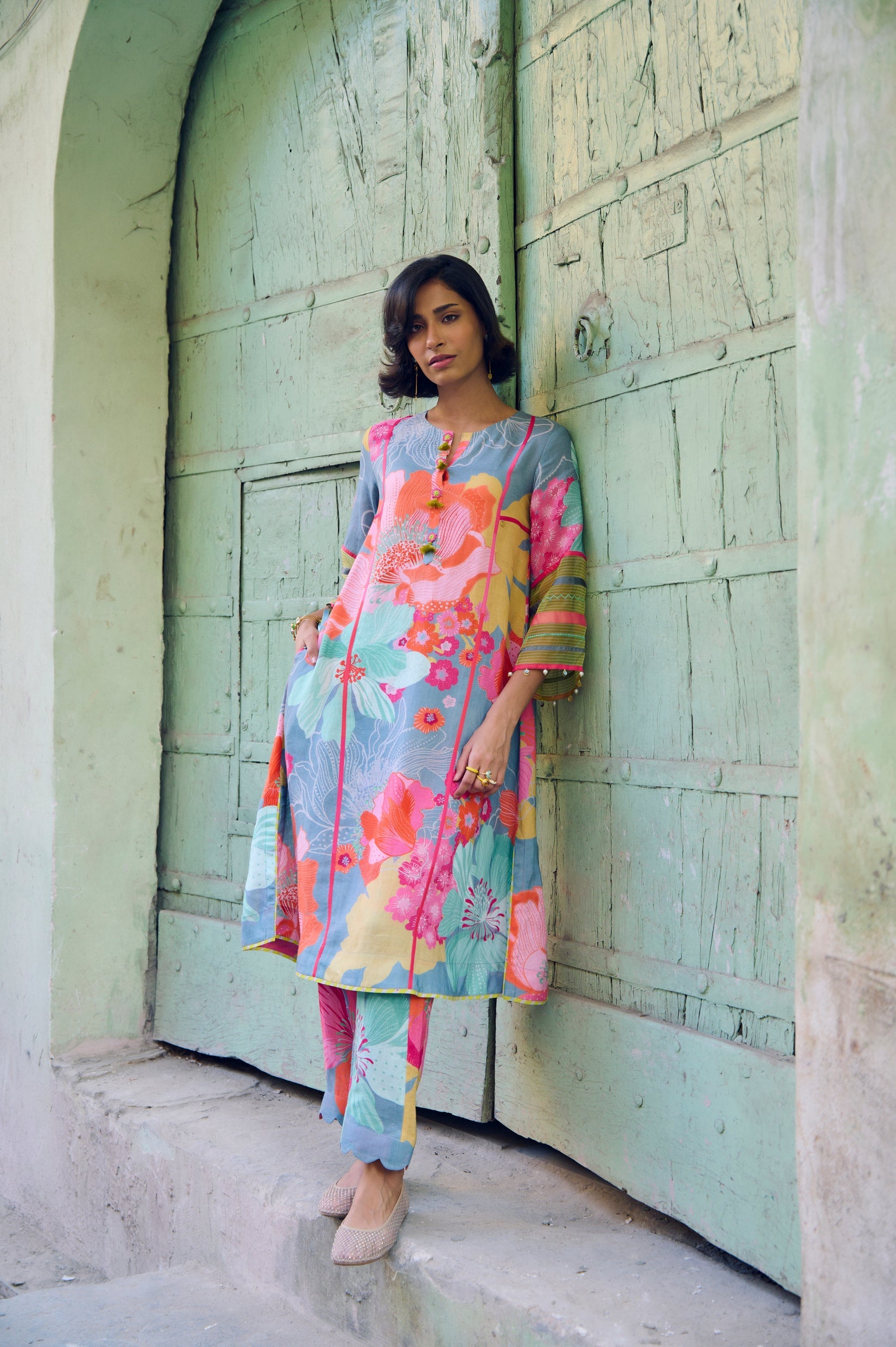 Safar Floral Linen Grey Kurta Set