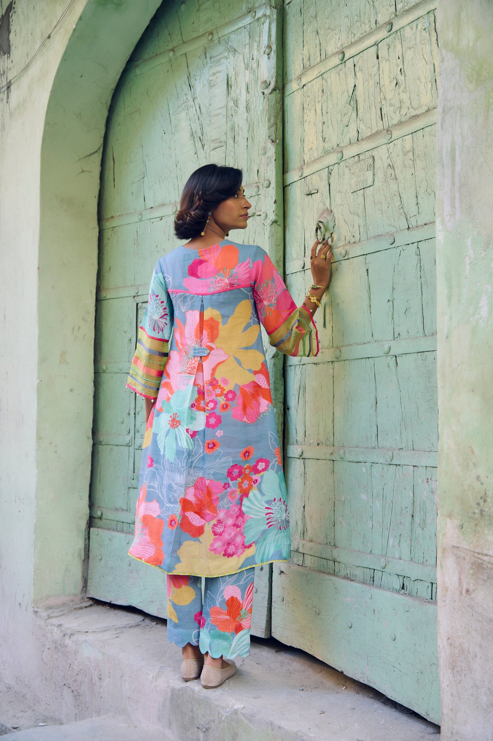 Safar Floral Linen Grey Kurta Set