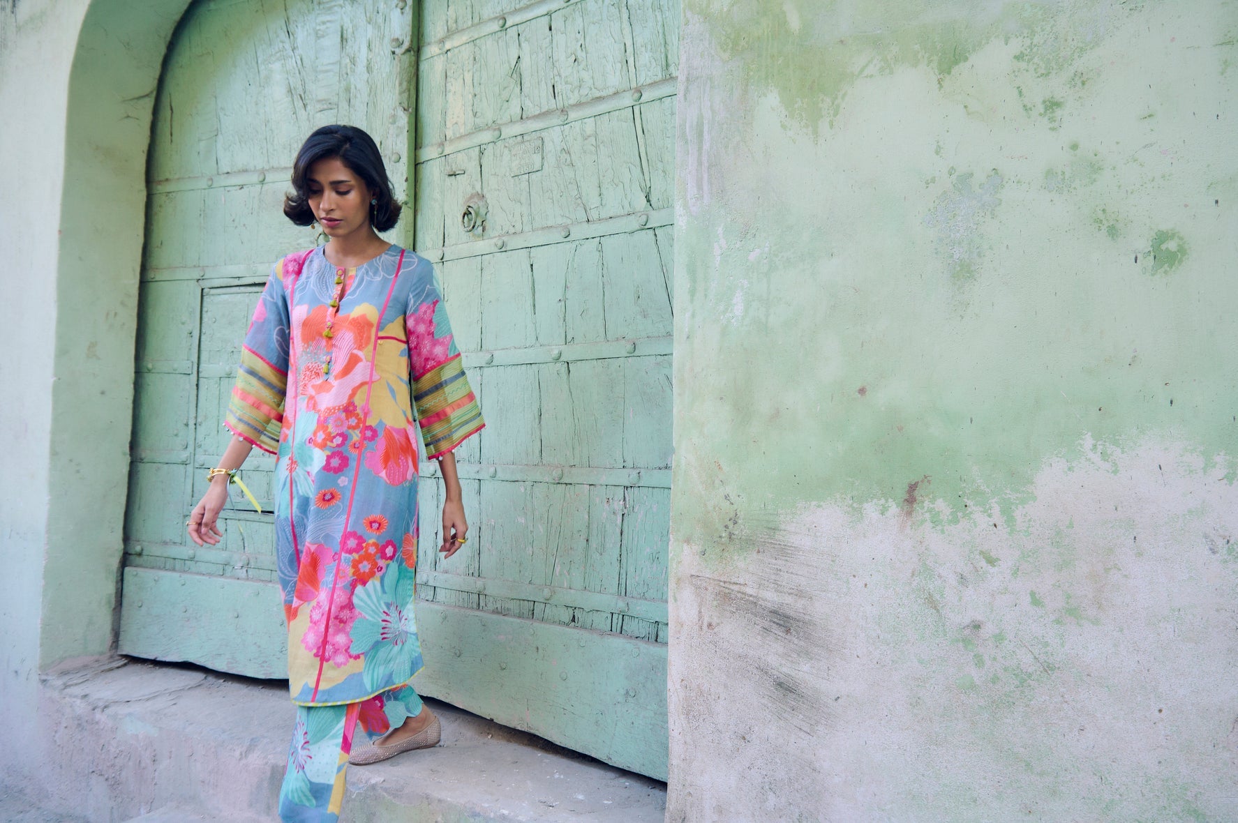 Safar Floral Linen Grey Kurta Set