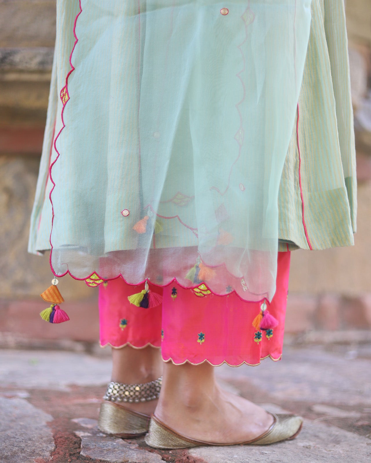 Zaynab Side kali kurta Set