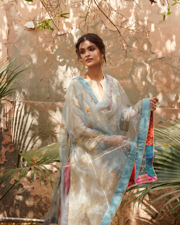 Zahra Ivory Mughlai Kurta Set