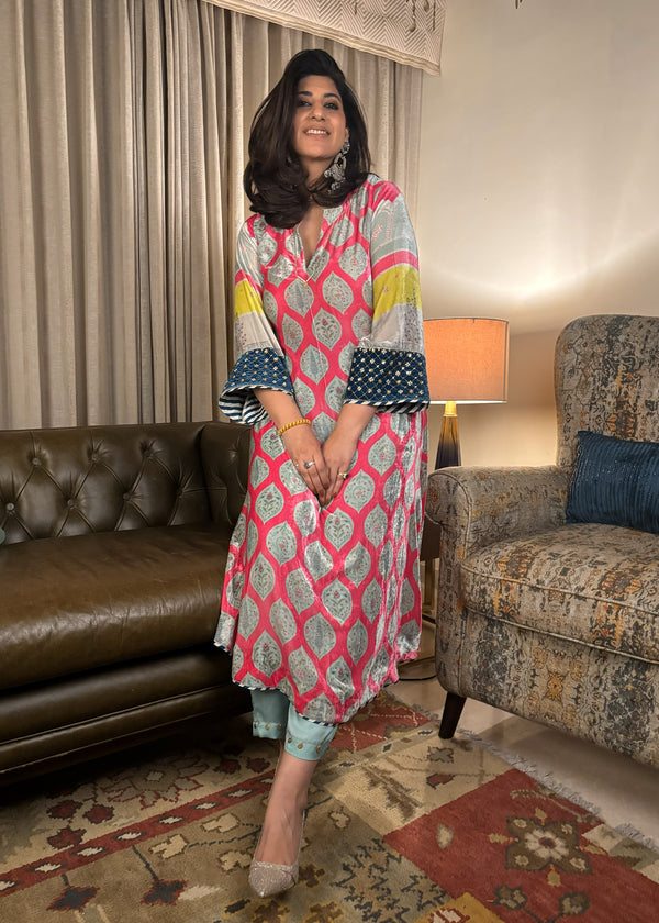 Pink Mehzabeen Print Velvet Kurta Set