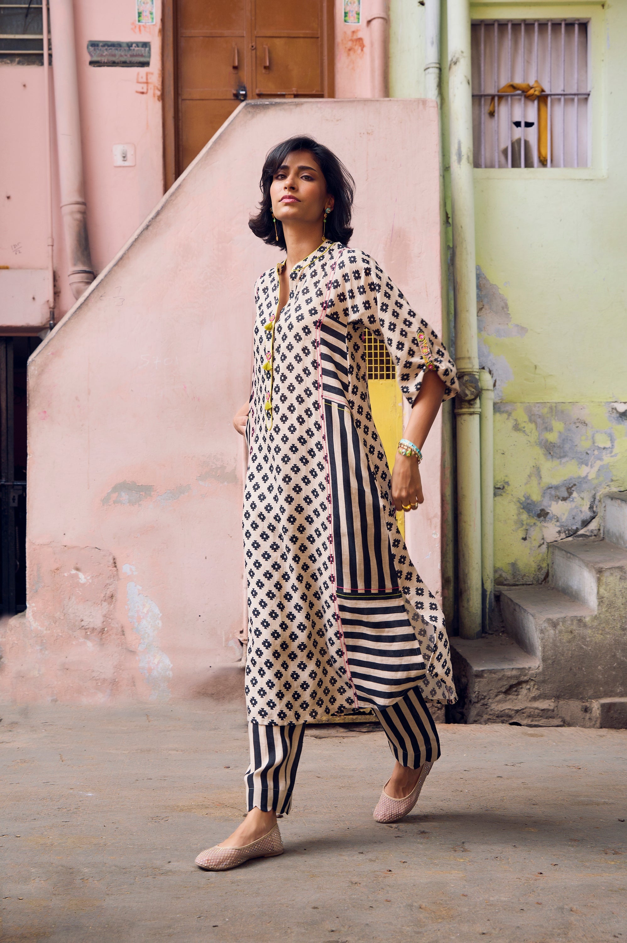 Safar Black And White Panel Print Linen Kurta Set