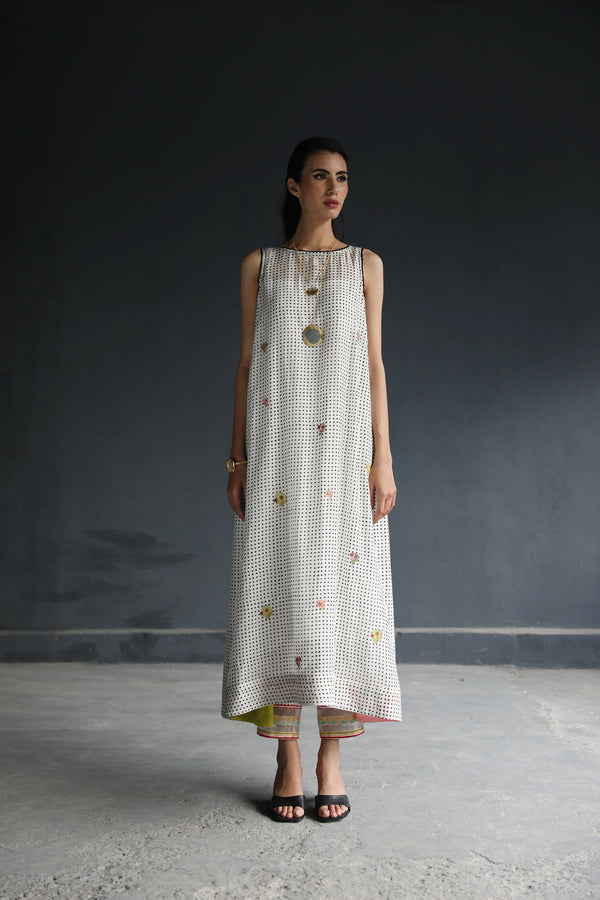 Love To Dot Side Pintucks Kurta Set