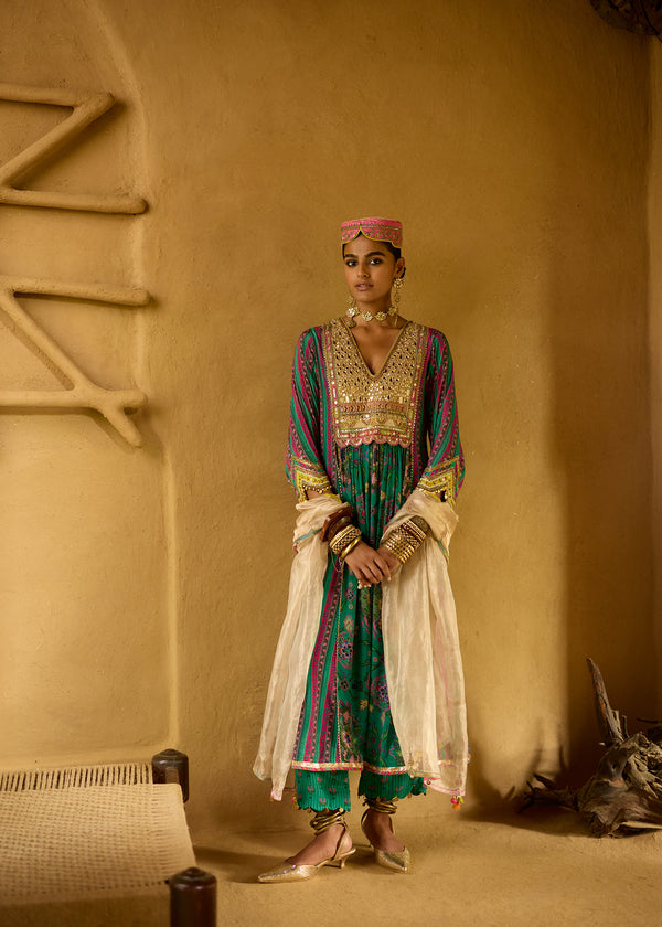 Nisbat Green Mirror Yoke Kurta Set