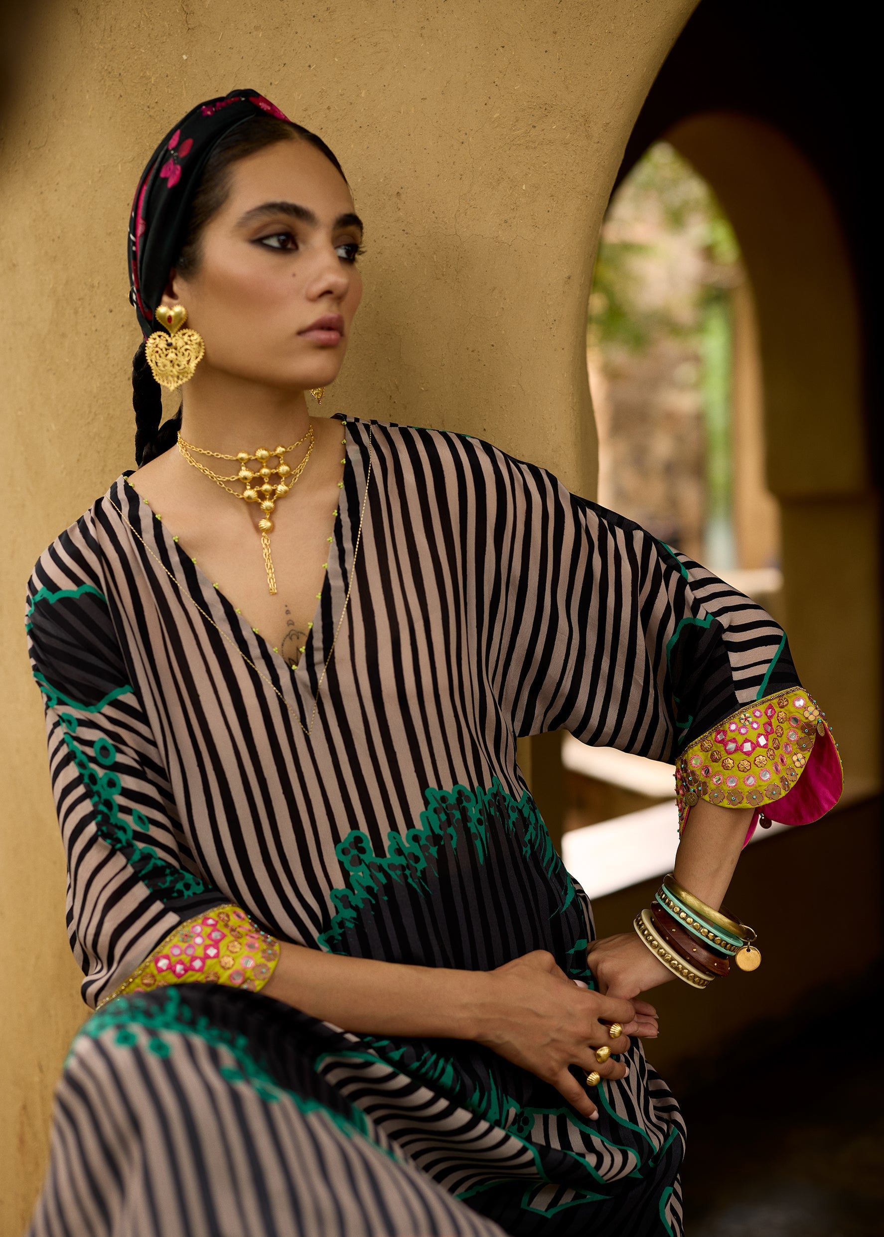 Nisbat Black Flower Print Kaftan Set