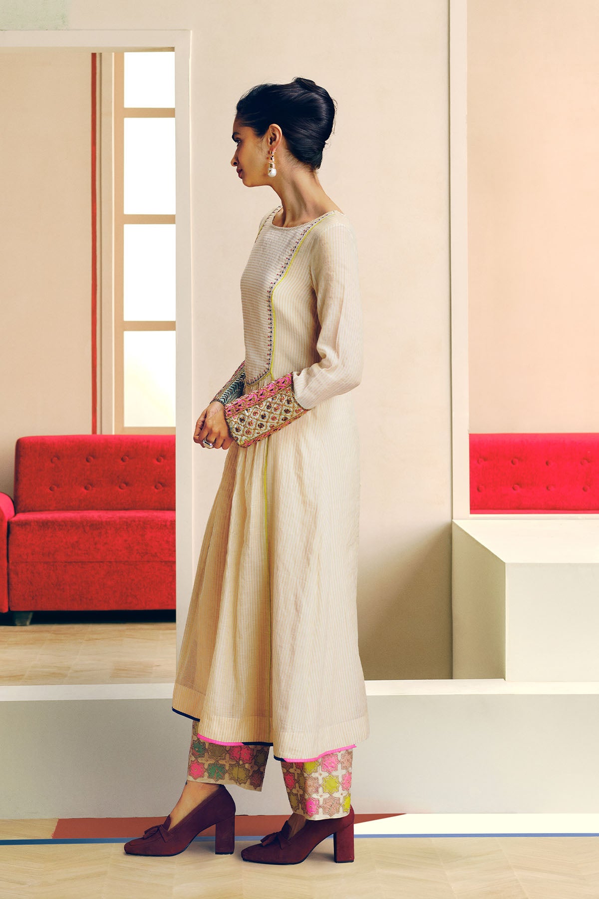 NILOUFER IVORY STRIPE TISSUE FRONT PUCKERING KURTA SET