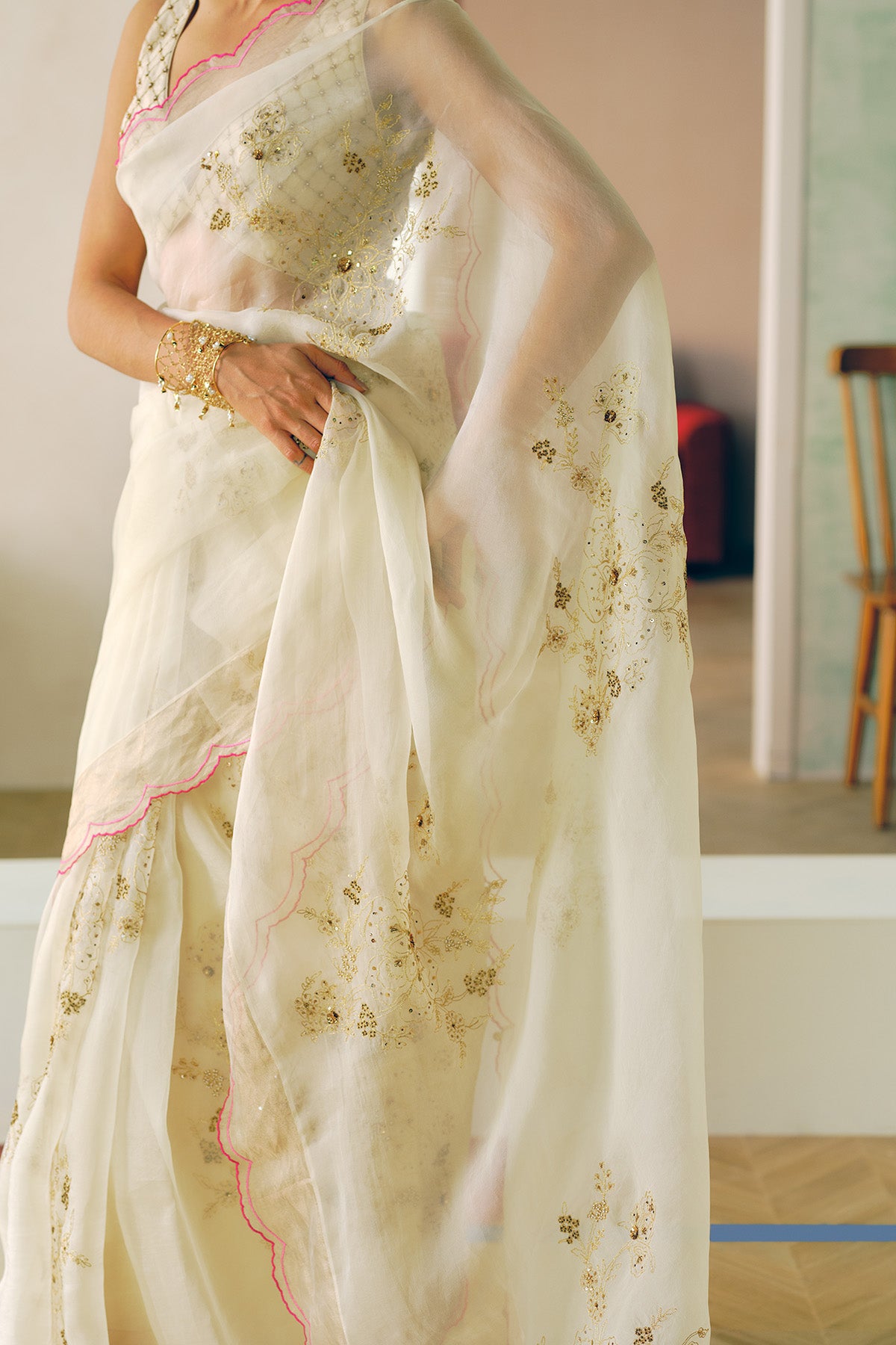 NILOUFER IVORY FLOWER BOOTAS SAREE SET