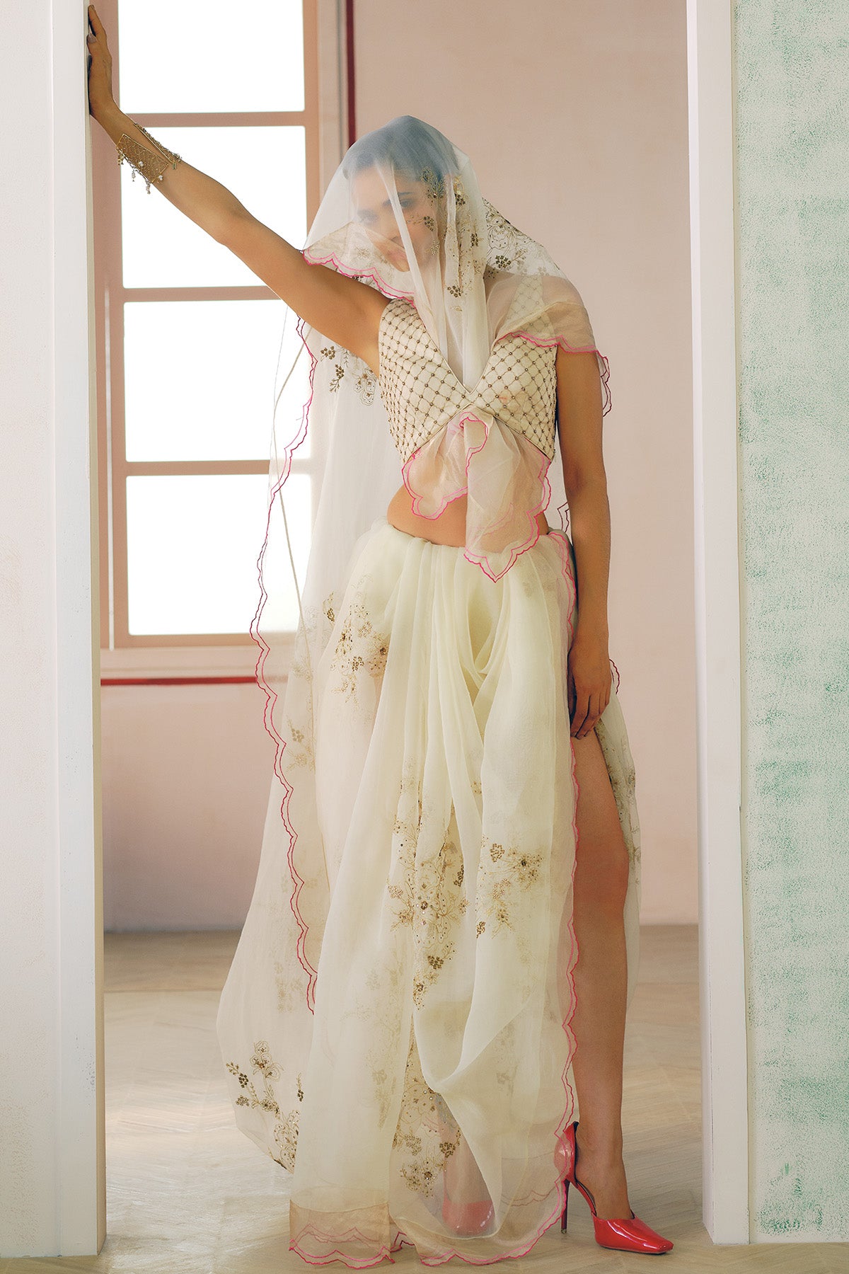 NILOUFER IVORY FLOWER BOOTAS SAREE SET