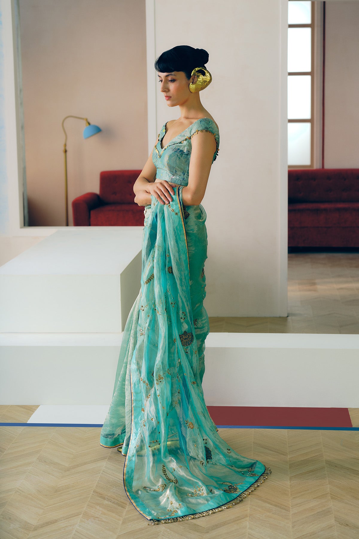 NILOUFER POWDER BLUE CARNATION JAAL SAREE SET