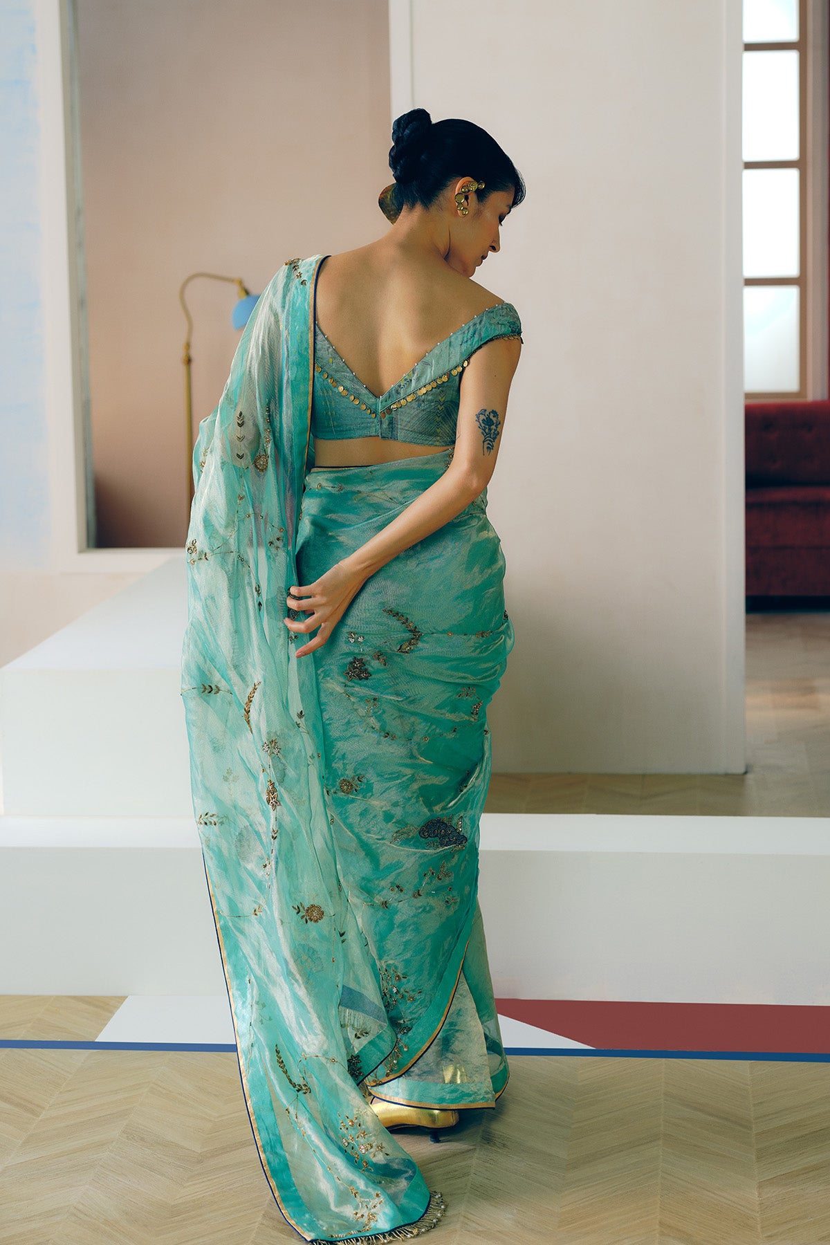 NILOUFER POWDER BLUE CARNATION JAAL SAREE SET
