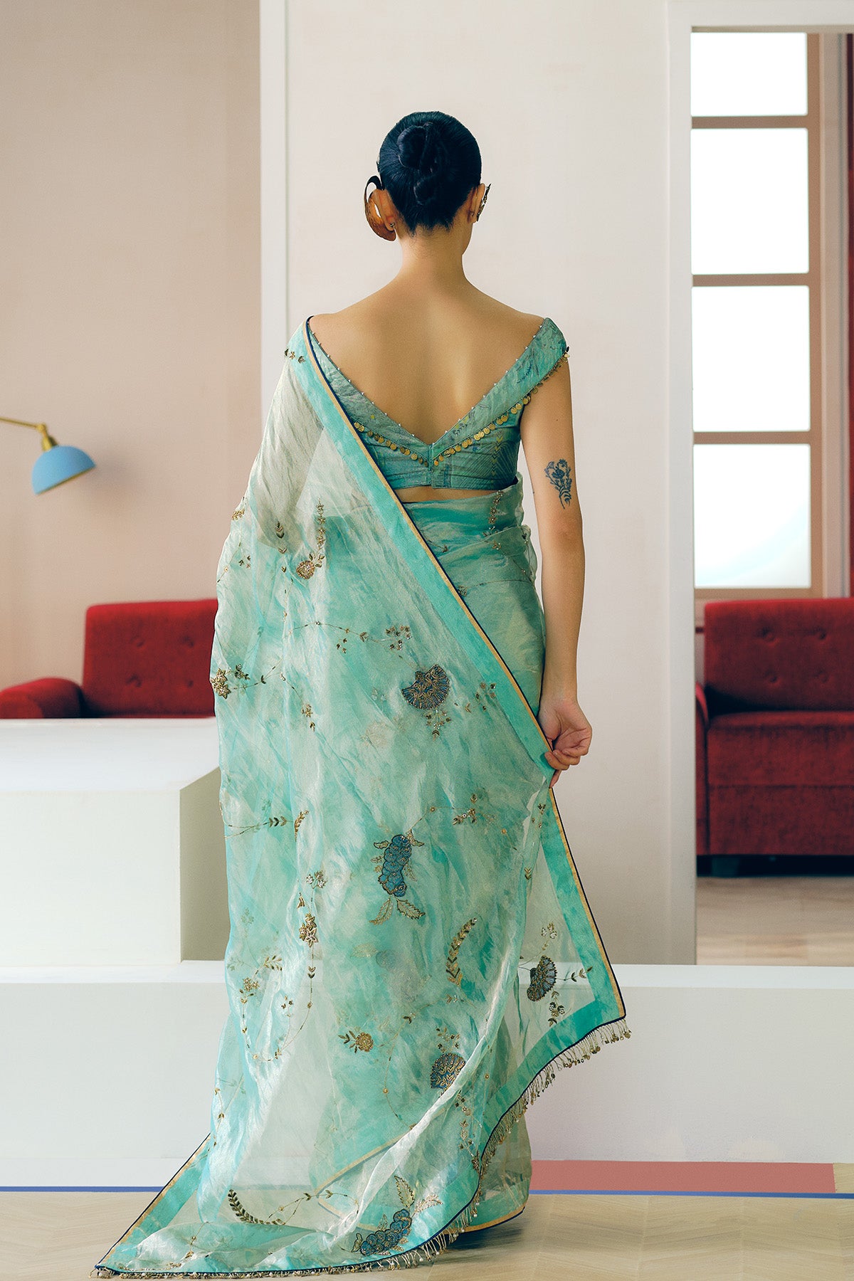 NILOUFER POWDER BLUE CARNATION JAAL SAREE SET