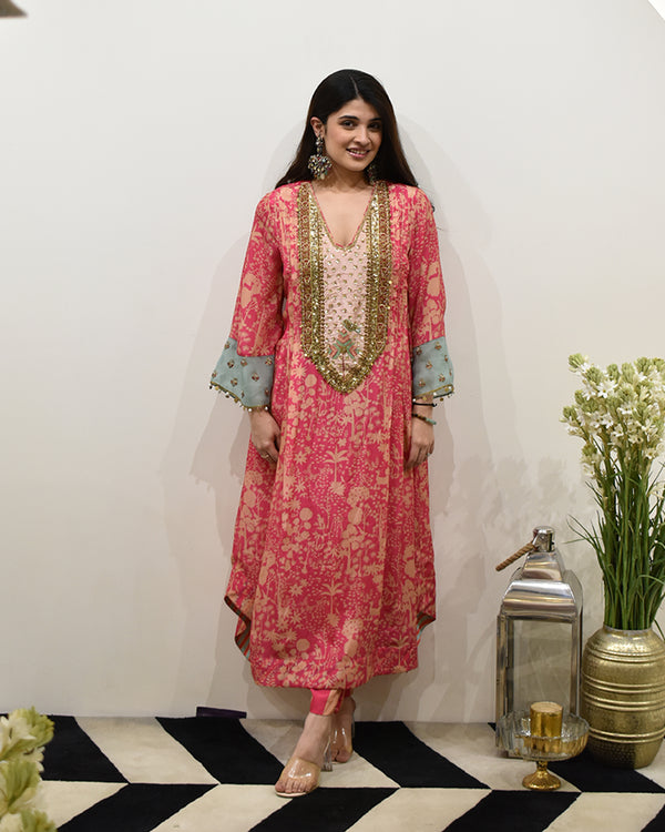 EXCLUSIVE EDIT SHADOW PRINT TISSUE YOKE KURTA SET
