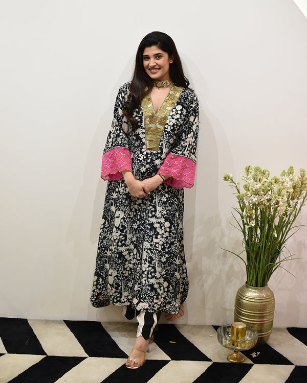 EXCLUSIVE EDIT SHADOW PRINT METAL YOKE KURTA SET