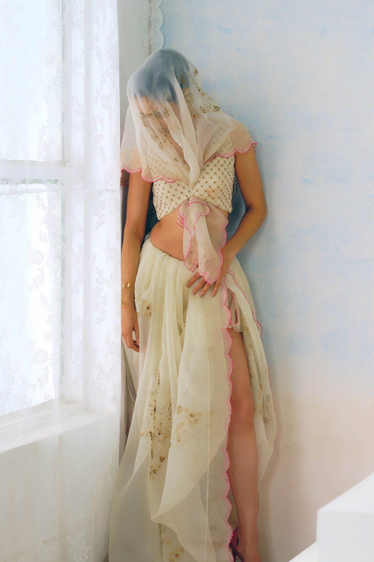 NILOUFER IVORY FLOWER BOOTAS SAREE SET