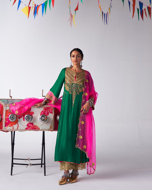 Sakhi Bottle Green Side Kali Kurta Set