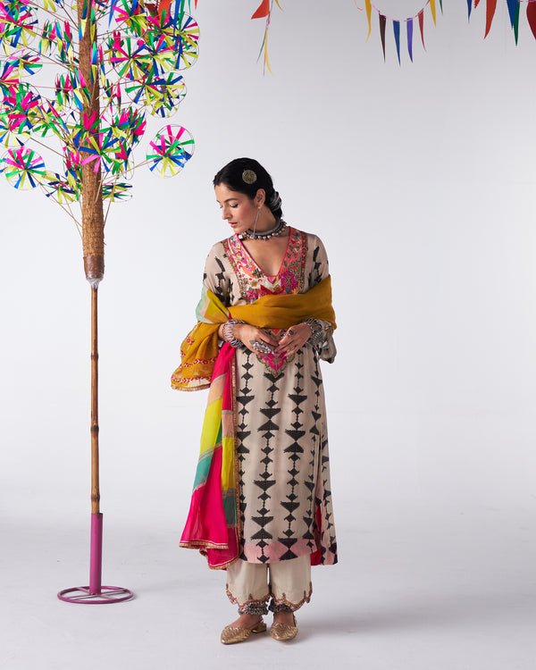 Sakhi Black And White Phulkari Yoke Kurta Set