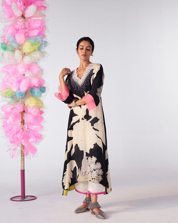 Sakhi Pearl Neck Kaftan Kurta Set