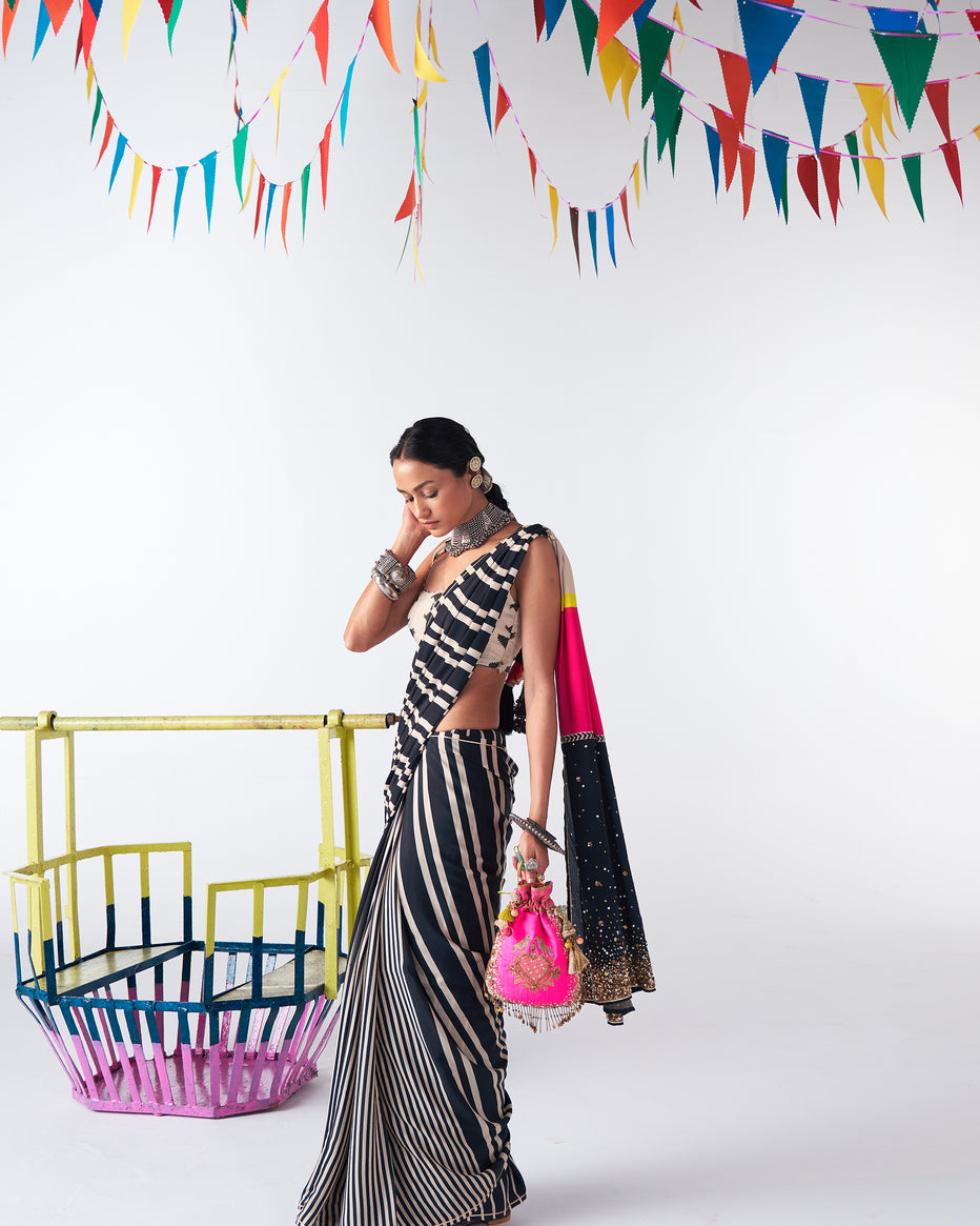 Sakhi Black And White Stripe Crepe Saree Set – Raji Ramniq