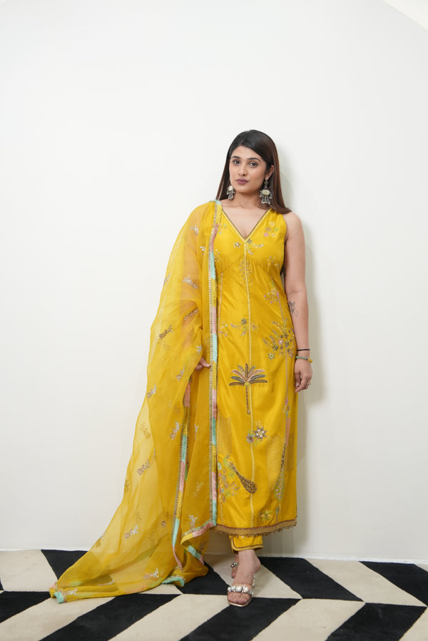Sakhi Shraddha Kapoor Yellow Kurta Set