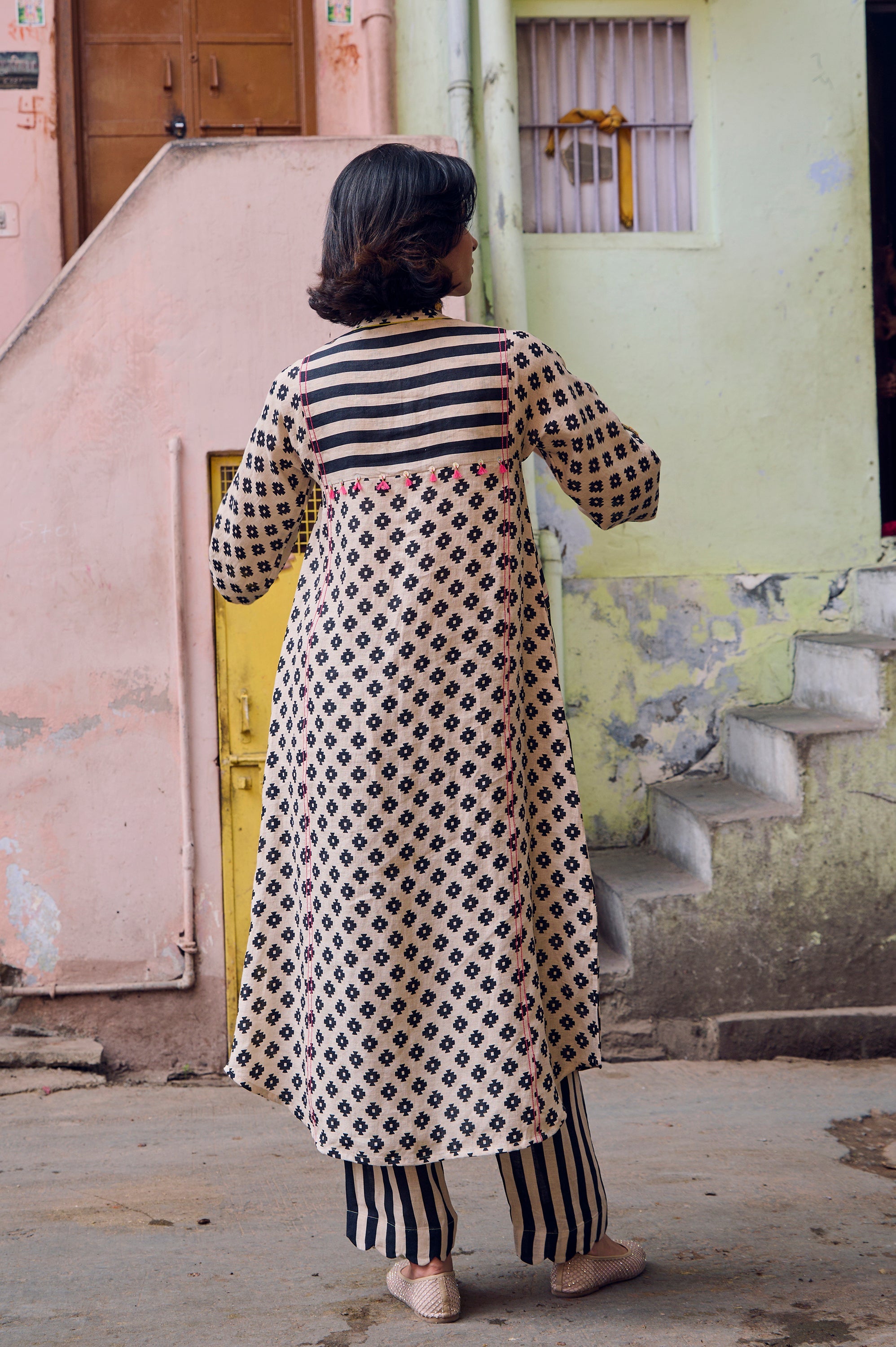 Safar Black And White Panel Print Linen Kurta Set