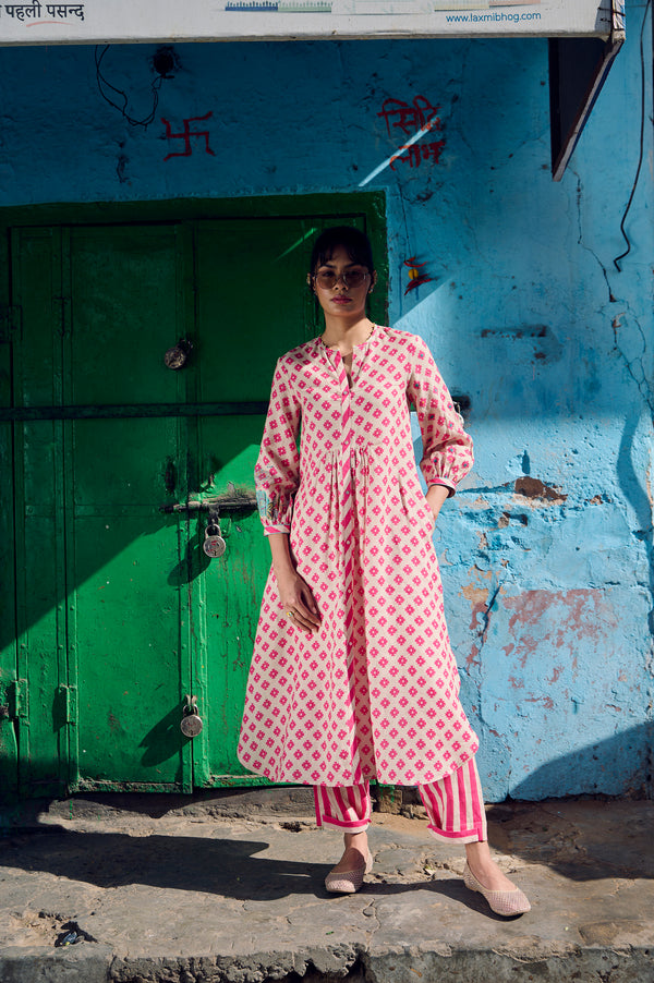 Safar Center Puckering Linen Kurta Set