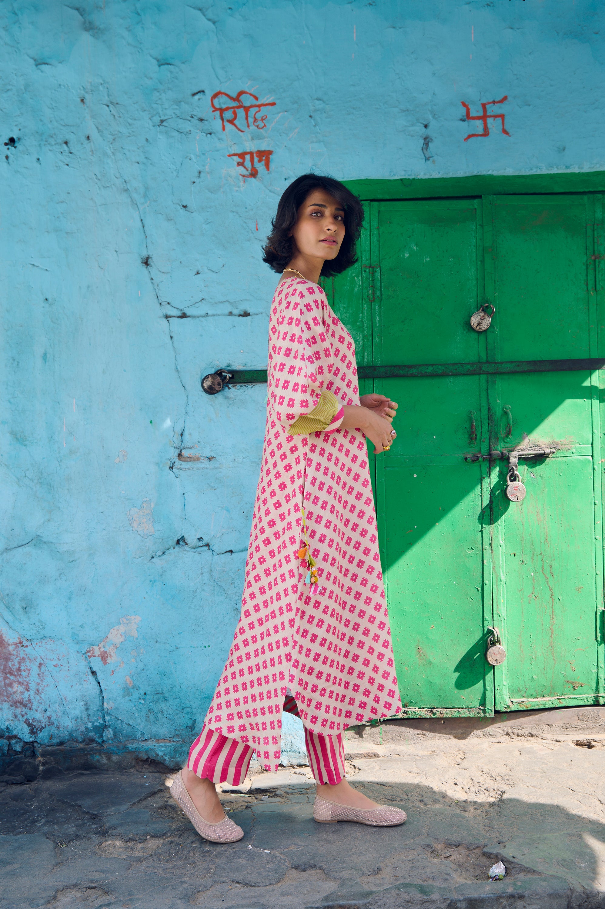 Safar Flower Embroidered Linen Kaftan Kurta Set