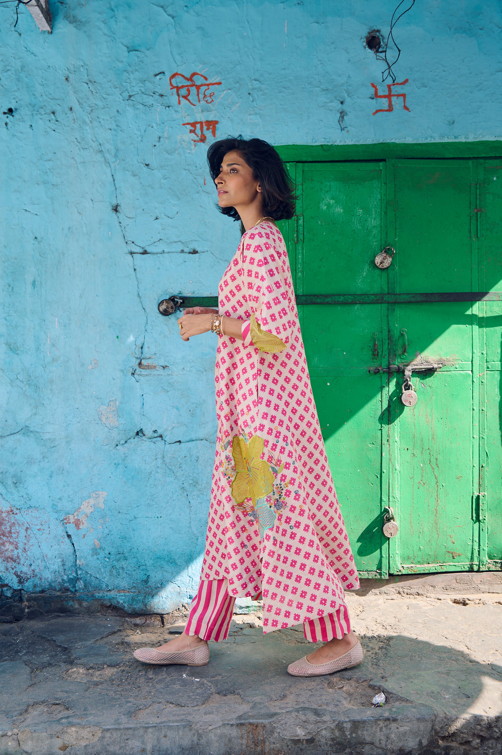 Safar Flower Embroidered Linen Kaftan Kurta Set