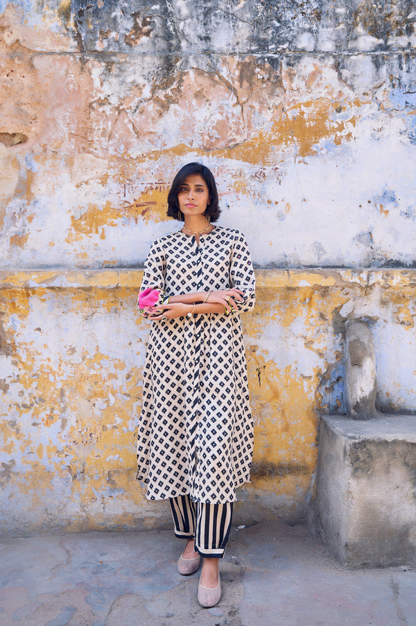 Safar Center Puckering Linen Kurta Set