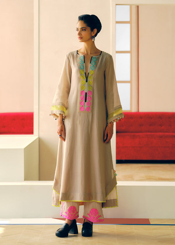 Zyra Grey Gultara Neckline Kurta Set