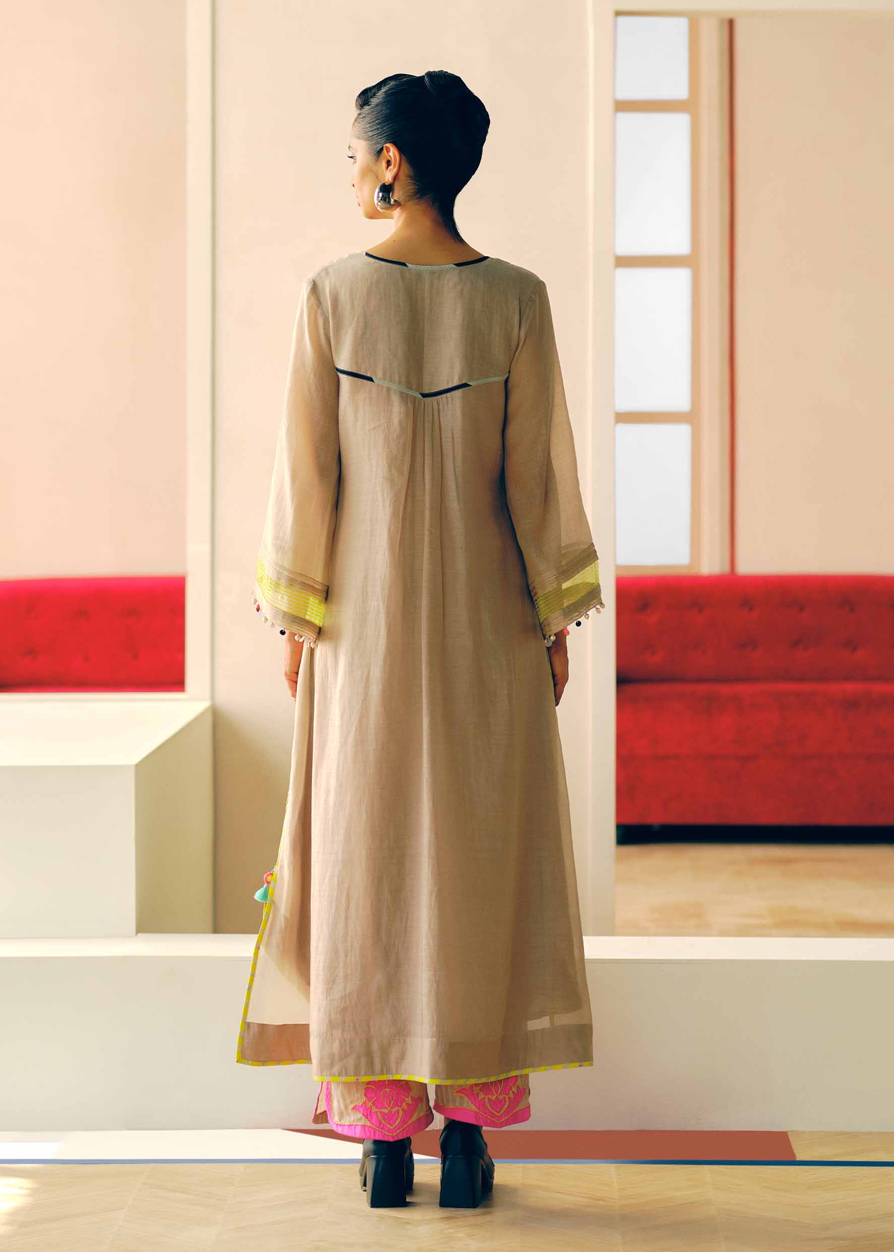 Zyra Grey Gultara Neckline Kurta Set