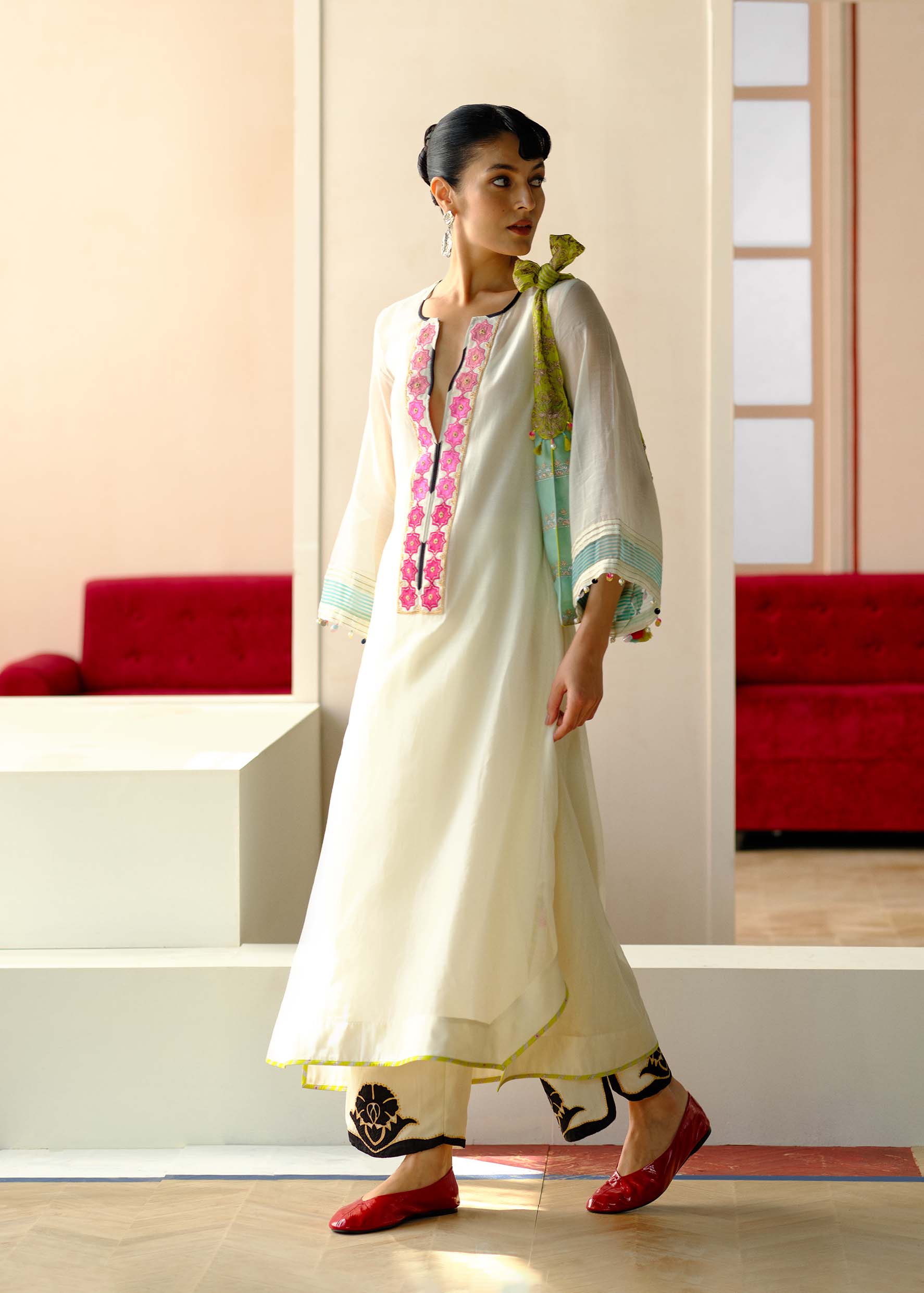 Zyra Ivory Gultara Kurta Set