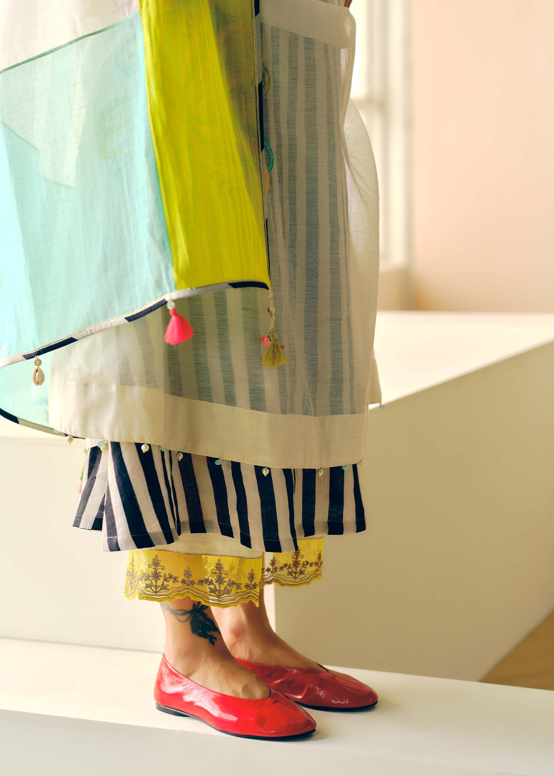 Zyra Ivory - B&amp;W Stripe Kurta Set