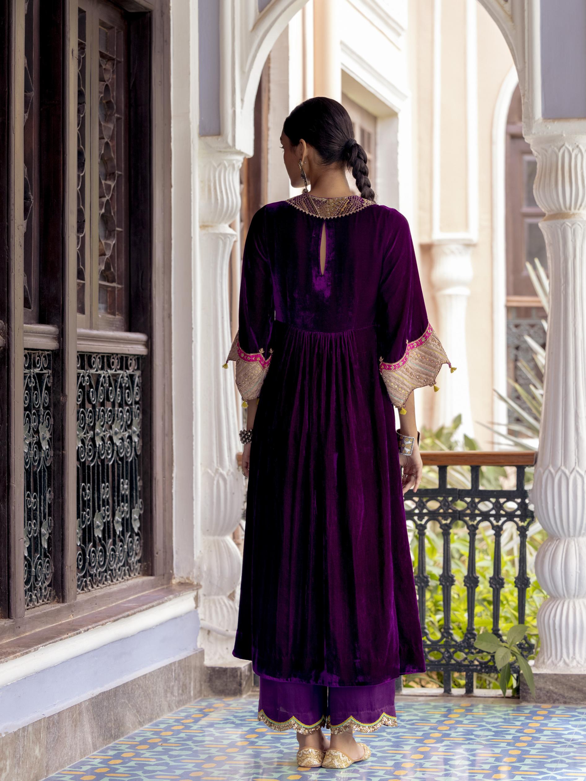 Fariba Purple Bell Sleeve Velvet Kurta Set – Raji Ramniq